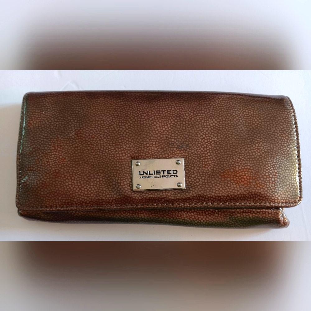 KENNETH COLE UNLISTED GOLD WALLET¹